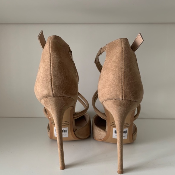 Nude suede pumps with cross strap detail - Picture 2 of 4